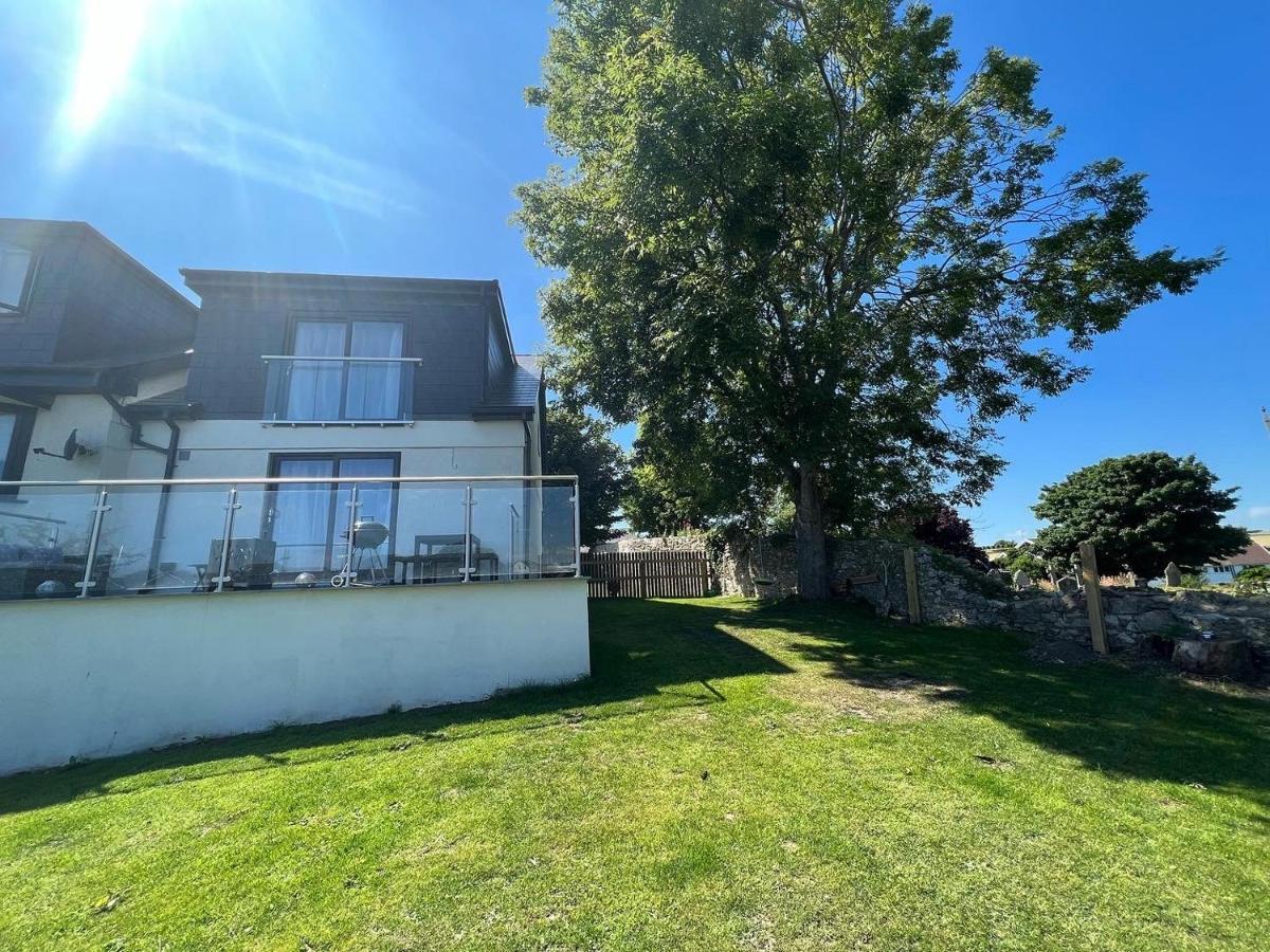 Orchard Lodge -Coastal Retreat, New Build, Village Views, Private Garden And Terrace Saint Brides Major Exterior foto